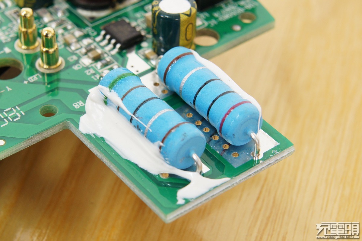 摩米士无线充电台灯,摩米士momax10000