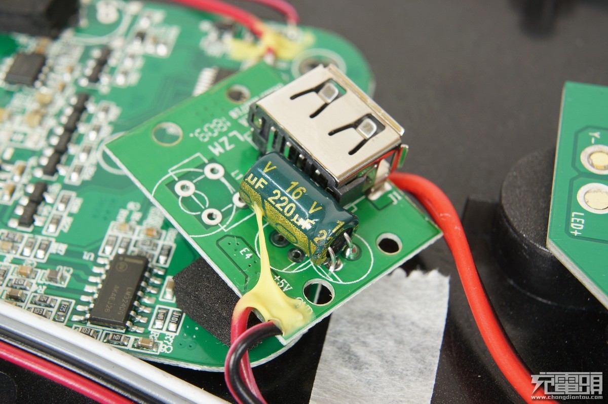 摩米士无线充电台灯,摩米士momax10000