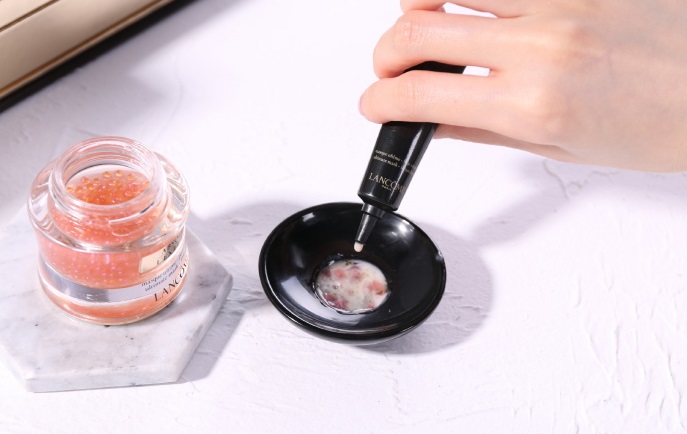 兰蔻新出的黑金臻宠“玫瑰凝珠”面膜