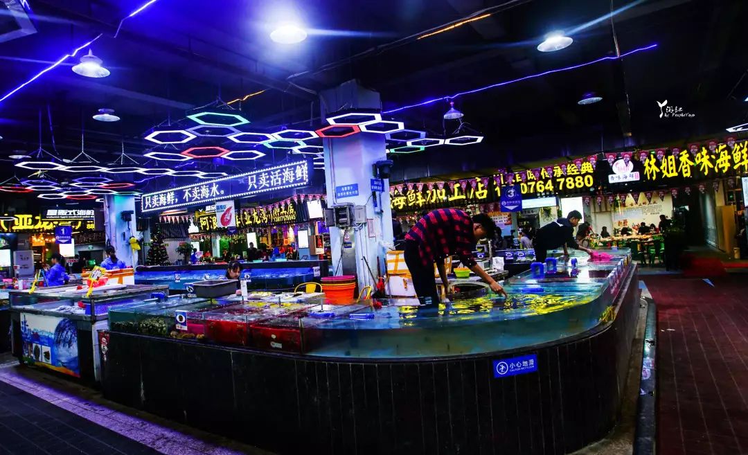 五一一家人吃烧烤,五一一家3人三亚花费