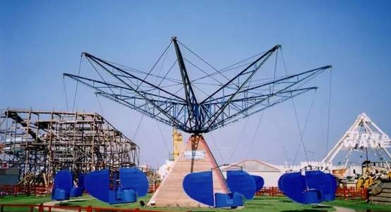 游乐园项目英文，玩过山车的“玩”是play么