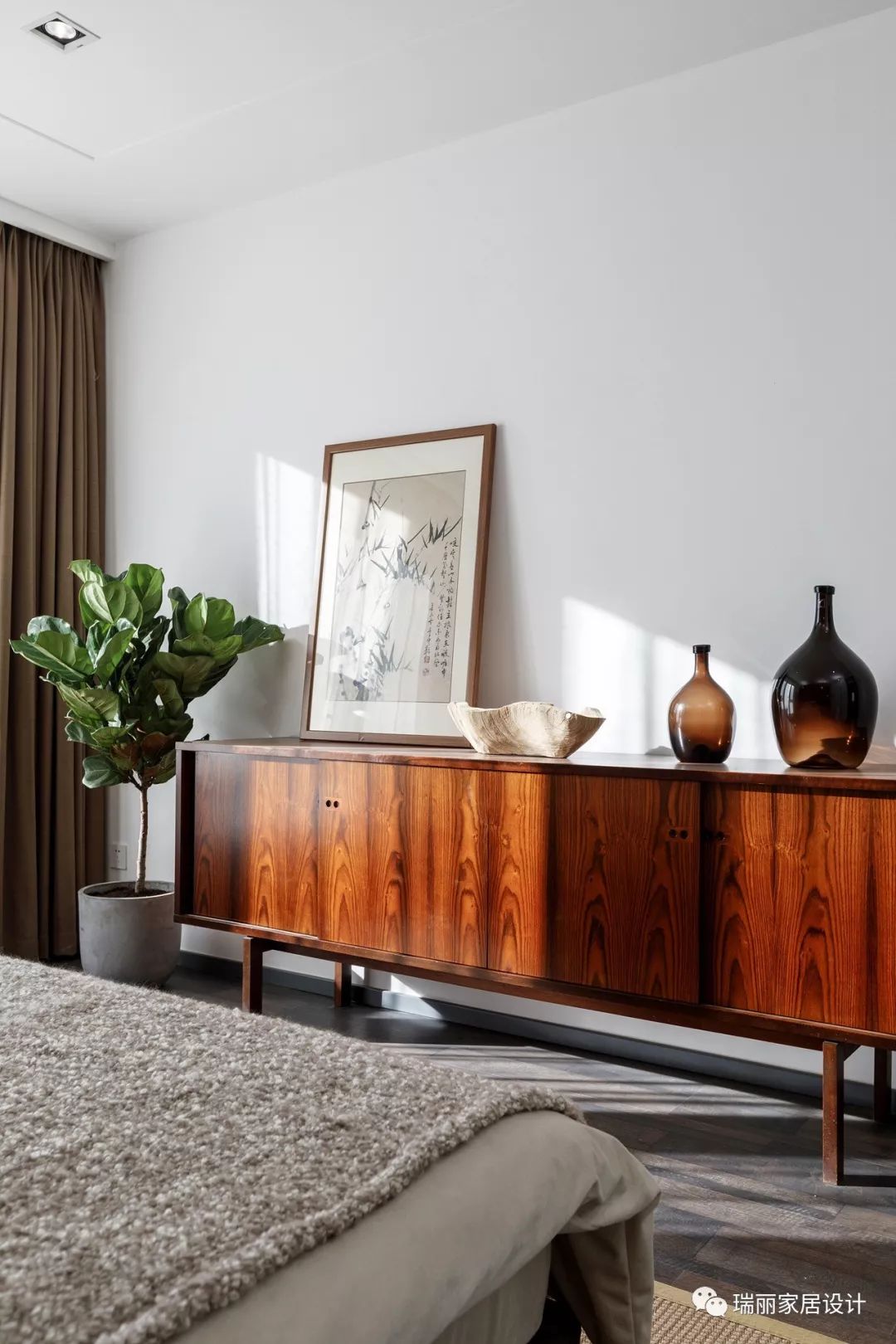 阳光充足胜过一切过去的诗句,适合阳光明媚的早晨诗