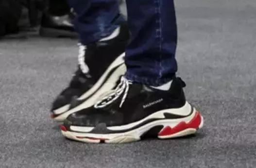 巴黎世家“辱华”：歧视你，你也不能把我怎样