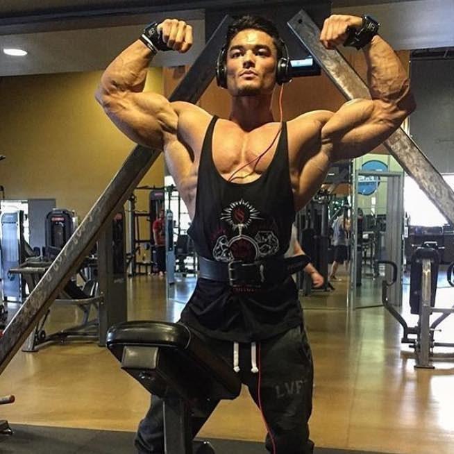 拉伸背部可以使背变薄,背部宽但是没厚度