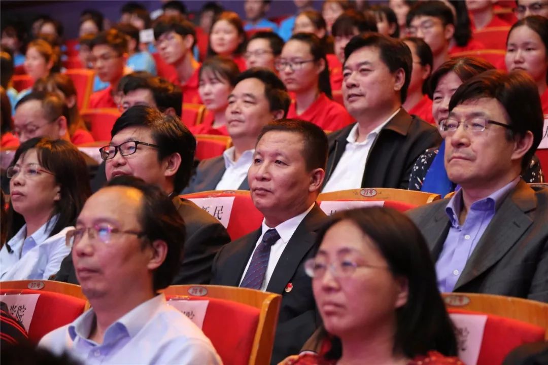 商丘工学院张娇,商丘工学院商工最美大学生