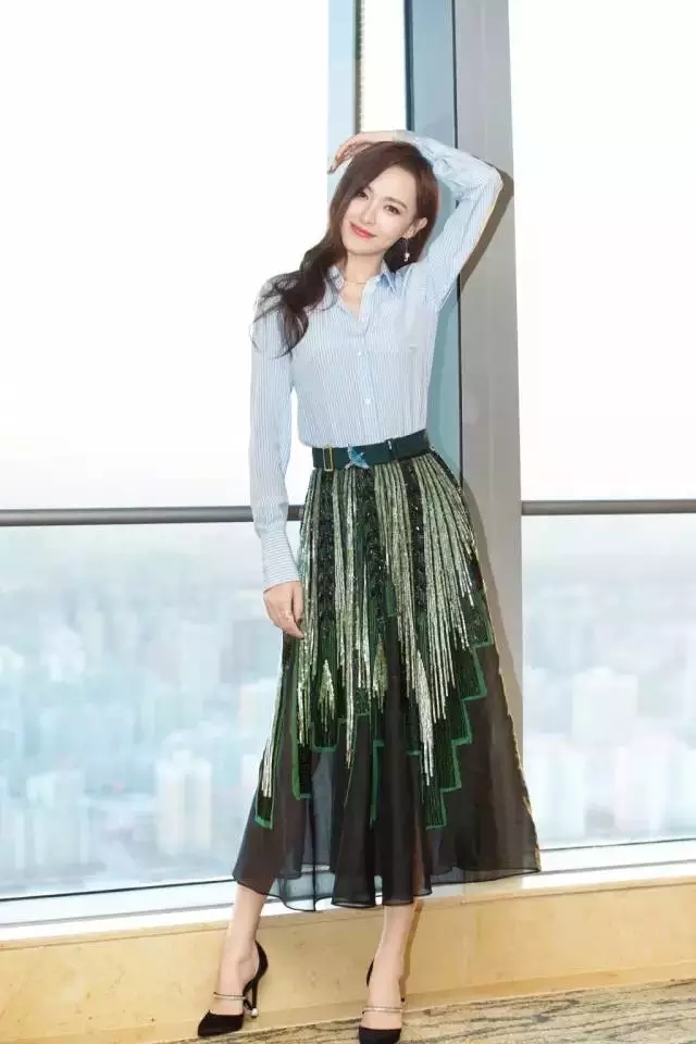 v字领怎么改好看,v字领怎样撩出褶皱