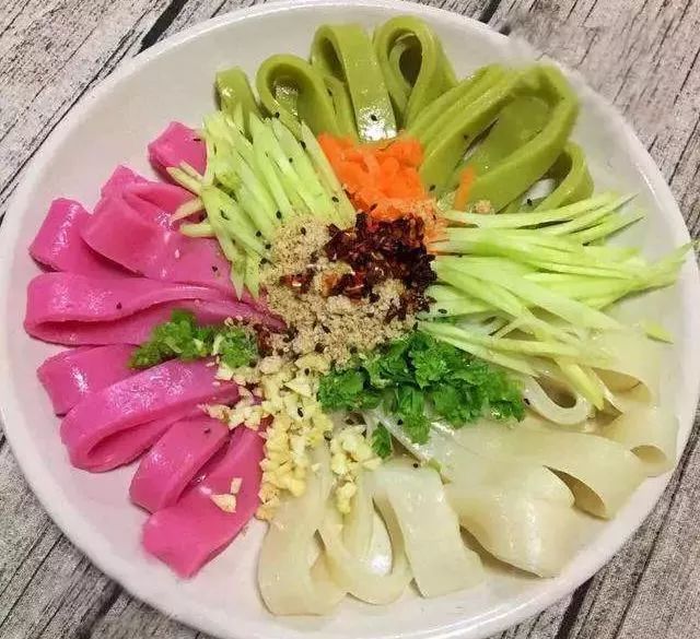 五一小长假北疆旅行,五一游玩的小短文50字