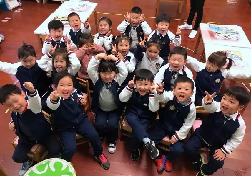 上海小学校服大全,盘点全国各地小学校服