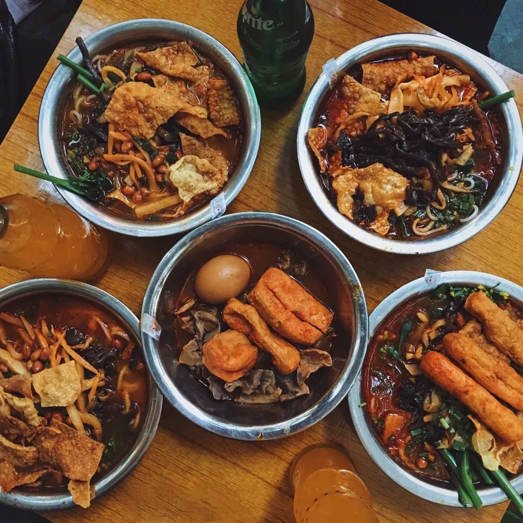 柳州螺蛳粉小城记忆,一碗螺蛳粉来一座城