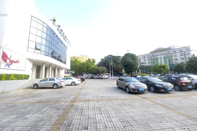 人民剧场二人转大舞台票价,人民艺术剧场