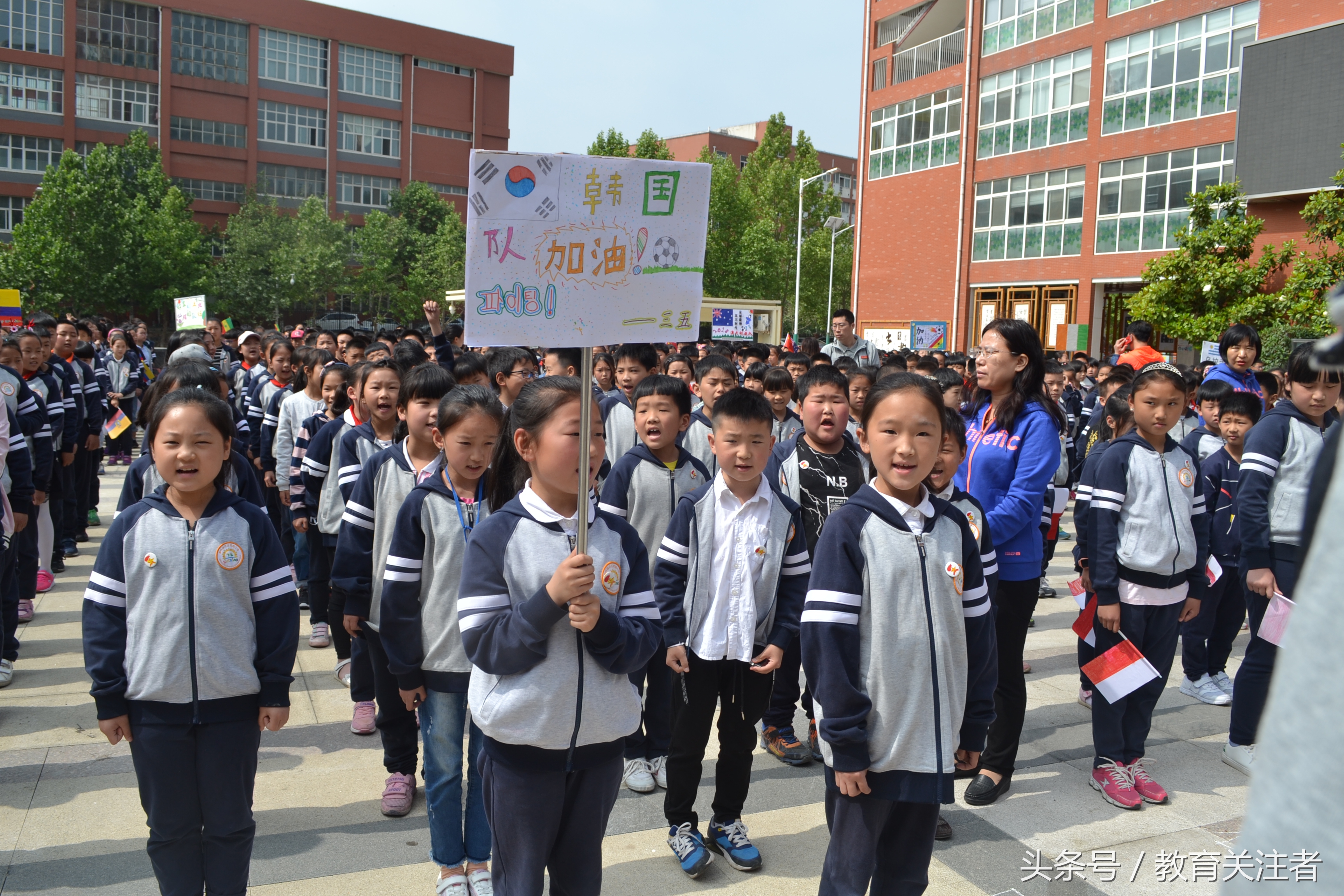 郑州经开区艺术小学足球队,郑州大学路小学足球开幕式