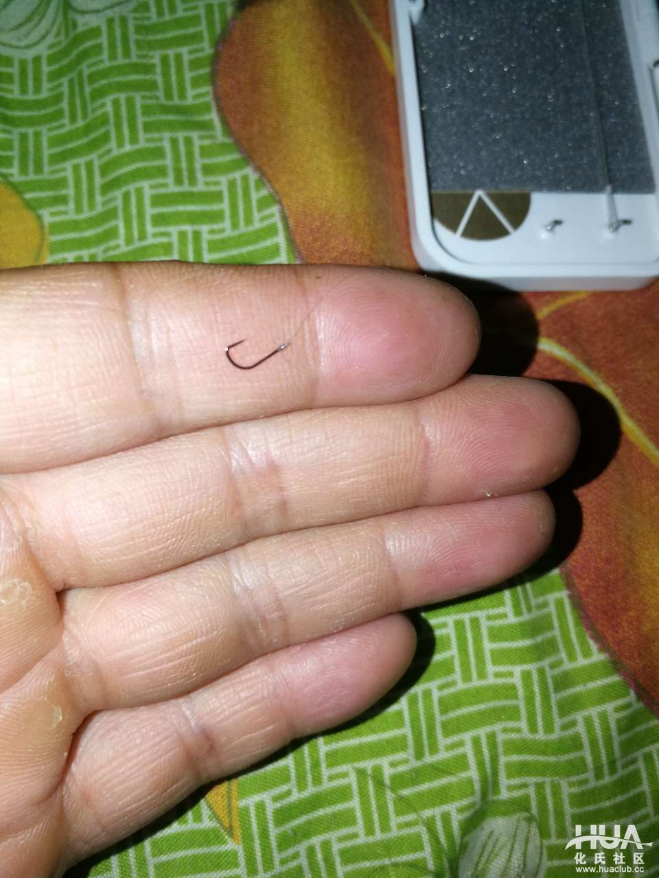 伊势尼鱼钩钓鲫鲤用几号钩,野钓用多少号的伊势尼鱼钩