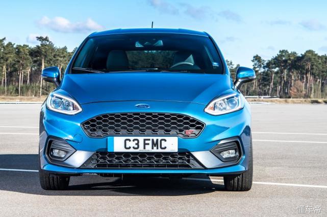 嘉年华st驾驶感受,哪怕只是坐在副驾驶也感觉很累