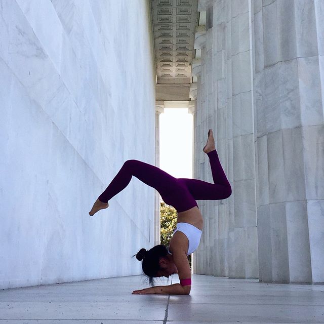 怎么练倒立体式,10秒倒立教学新手入门