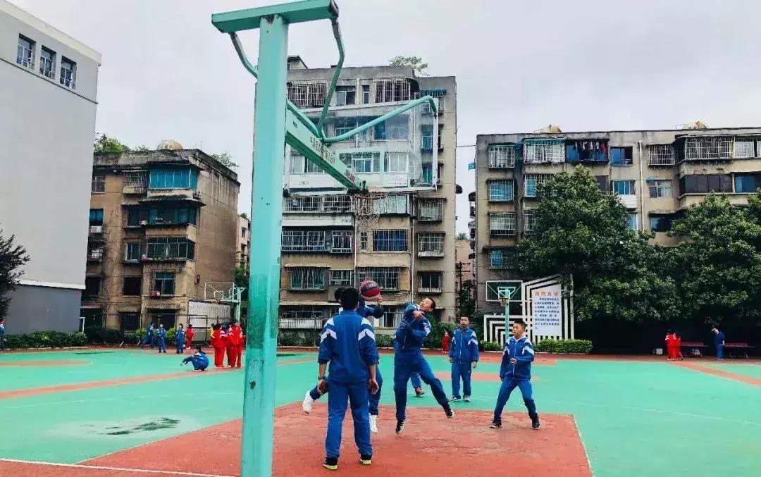 贵阳十八中“乐童计划”家长学生齐点赞