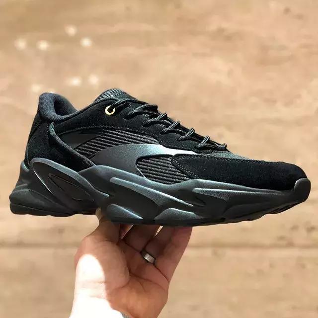 这还是老村炮安踏吗?全新太空鞋潮炸了,半个欧美朋友圈都在跪舔