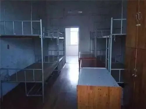 晒一晒你的大学宿舍,大学最好的双人宿舍