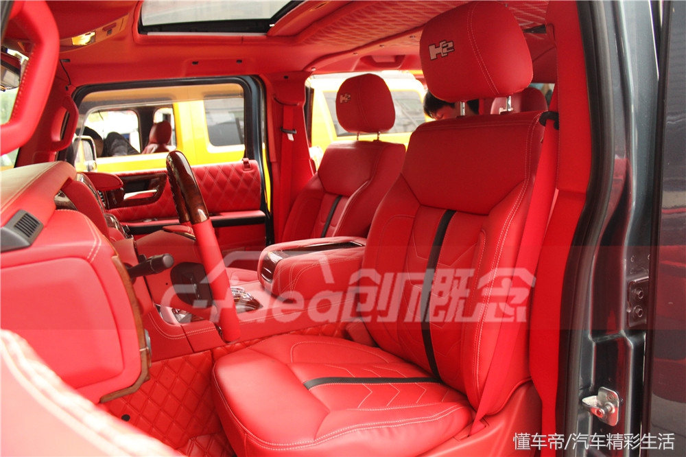 悍马H2顶级改装内饰,悍马h2内饰大屏幕