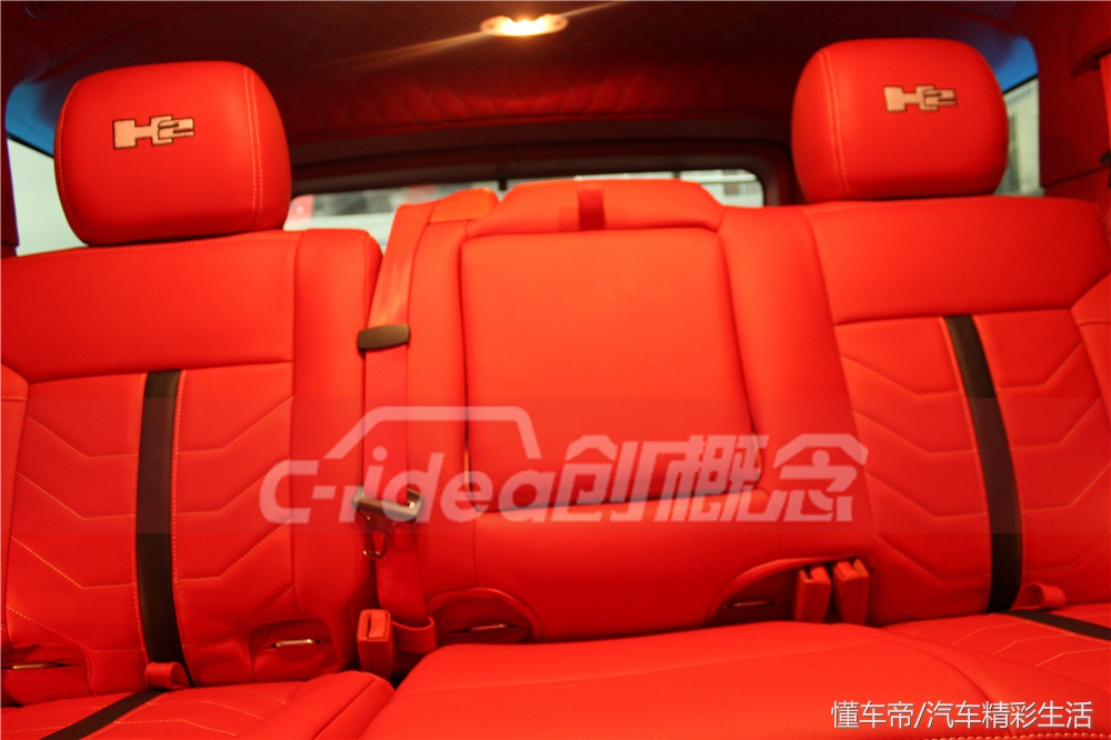 悍马H2顶级改装内饰,悍马h2内饰大屏幕