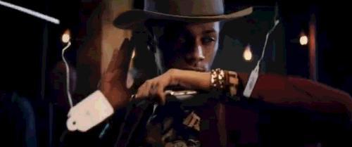 iphonex是不是第一个刘海屏,iphonex设计放到现在还不淘汰