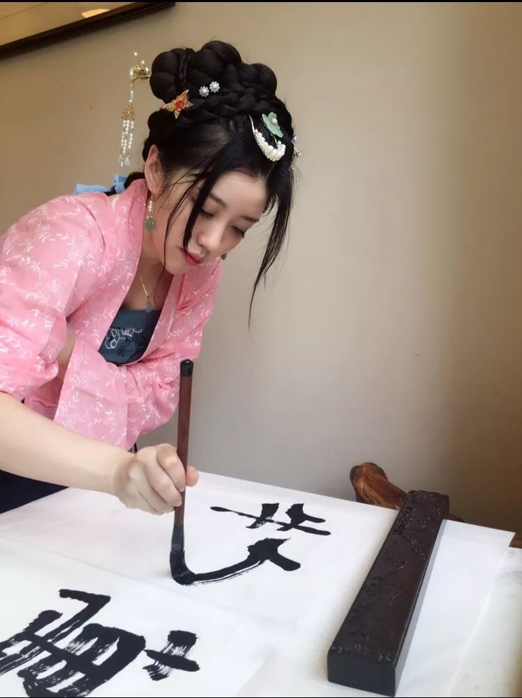 95后中国姑娘在澳洲,中国姑娘在澳洲街头