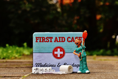 银针试毒亲人换血,银针验饭菜里面的毒电视剧