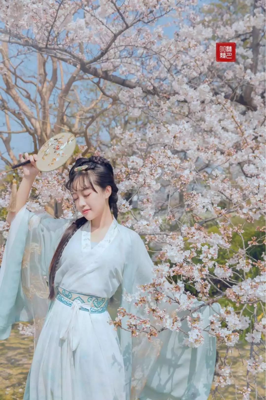 90后中国姑娘，在澳洲街美哭外媒