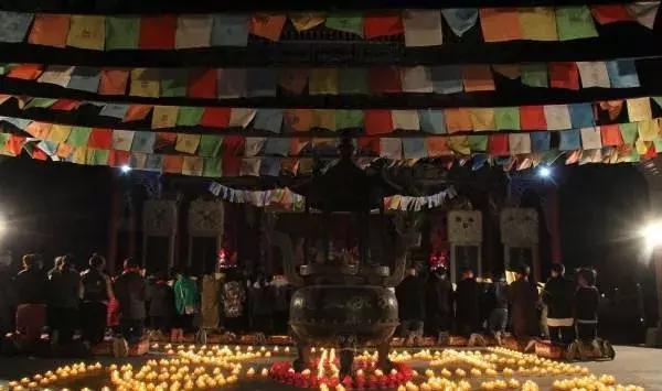 五台山文殊菩萨圣诞视频,五台山文殊菩萨供灯预约