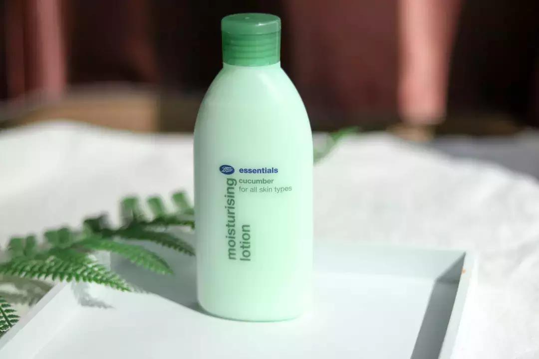 这个牌子跟大宝一样平价，学生*党**的首选！