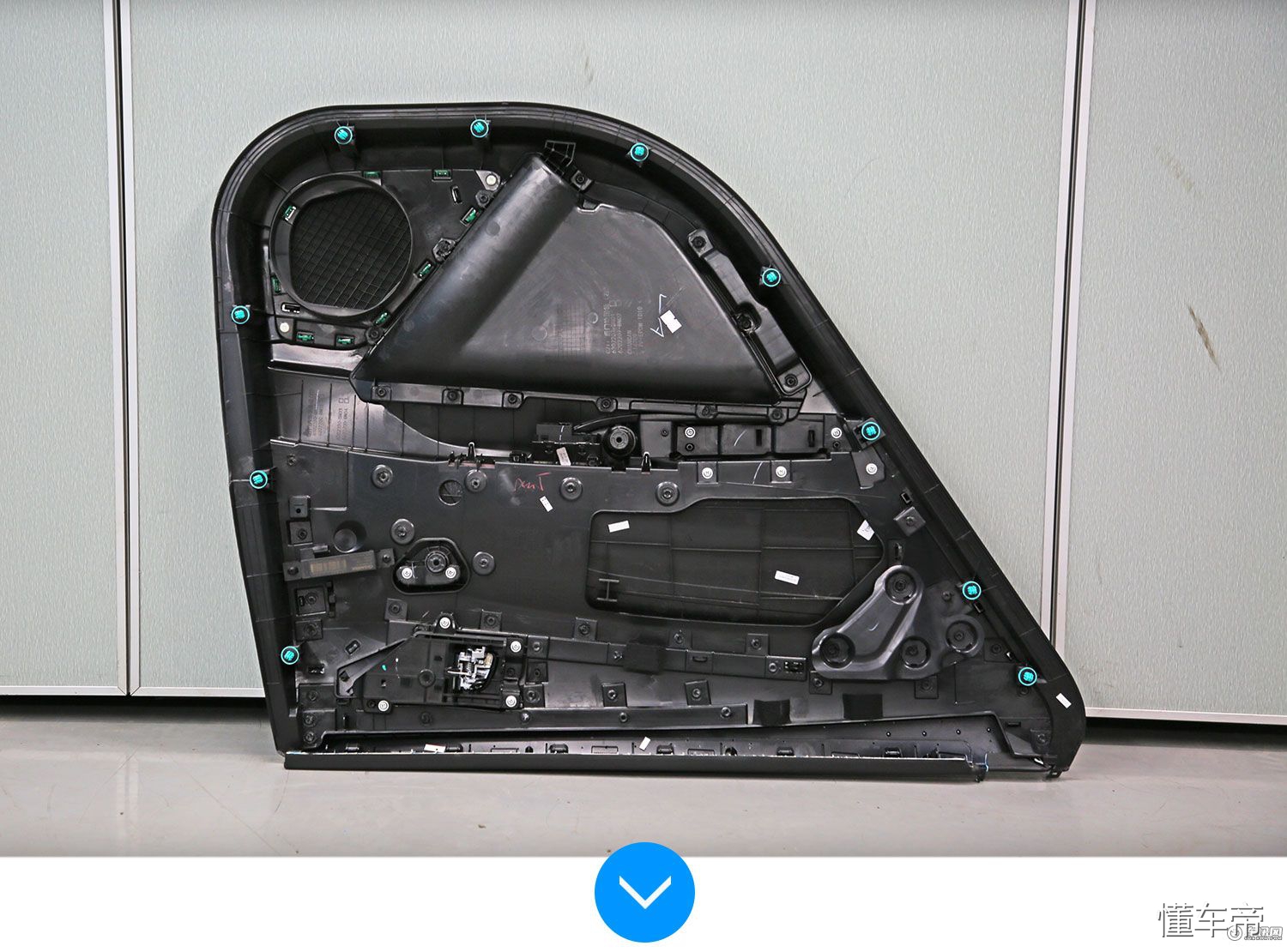 长安逸动plus1.4t蓝鲸版碰撞拆解,长安逸动plus2023前后防撞梁拆解