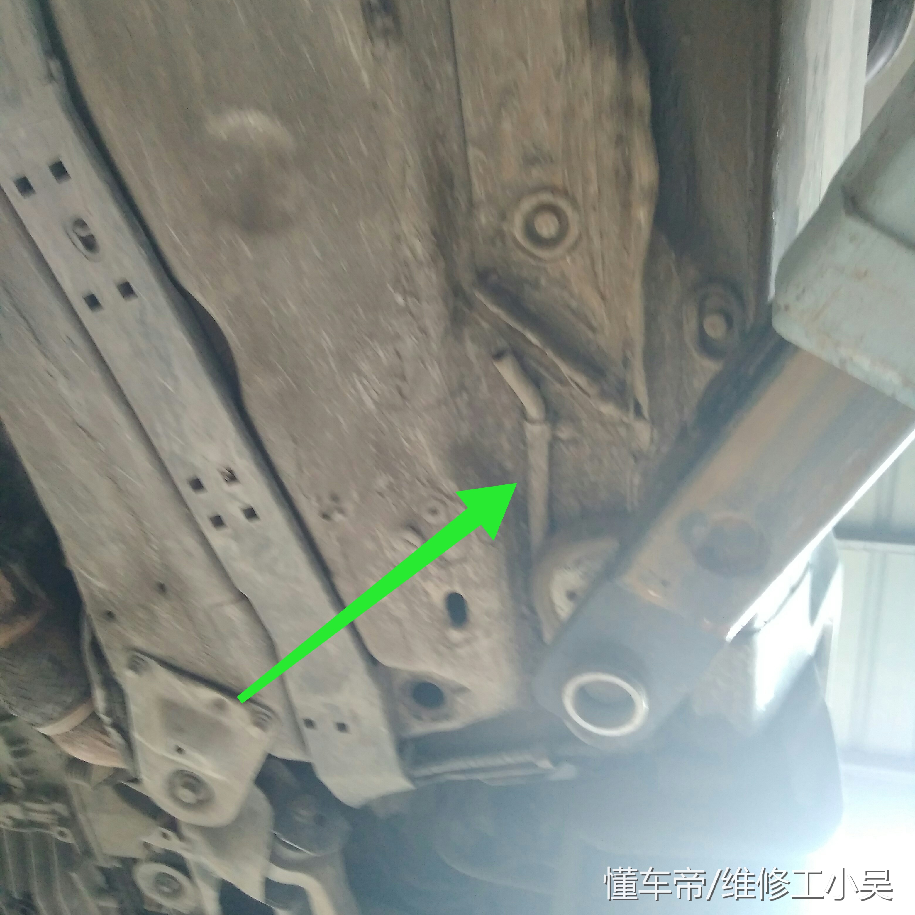 帕萨特发动机大修后故障灯亮,帕萨特发动机故障灯常亮怎么消除