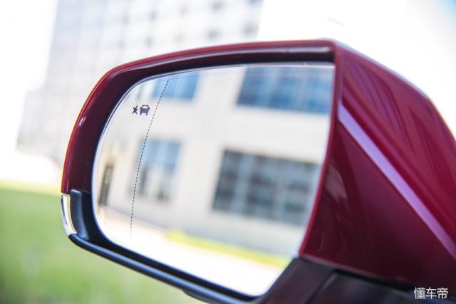 凯迪拉克ats-l跟bba哪个好开,17款凯迪拉克atsl豪华版性能介绍