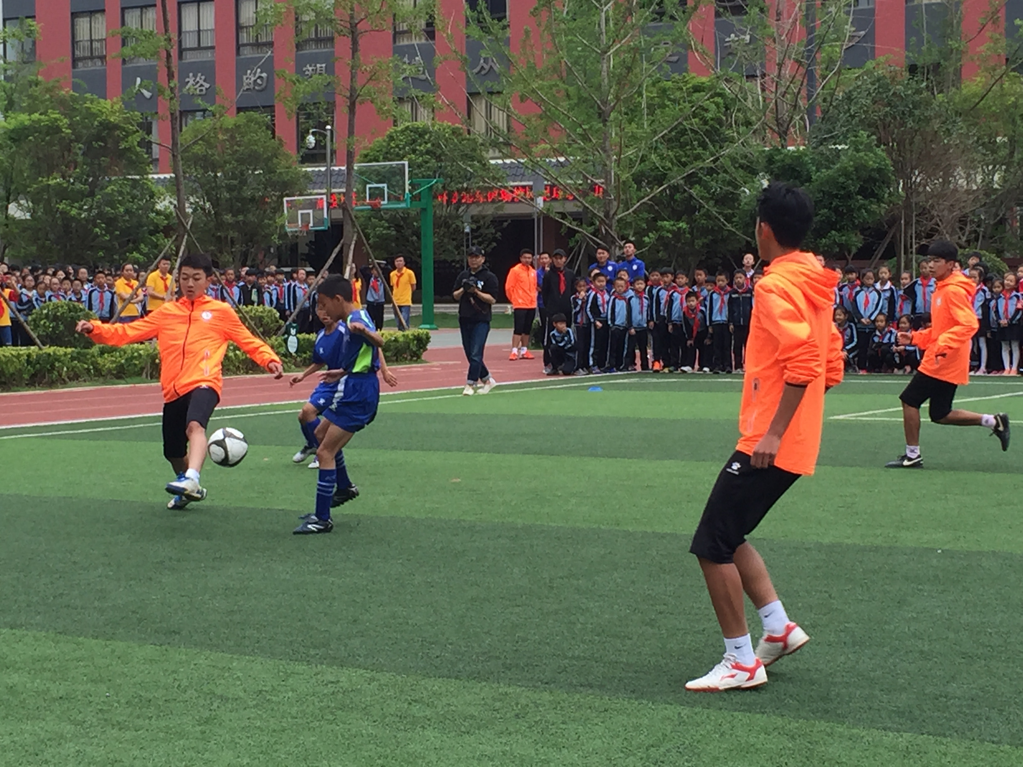 云波小学足球俱乐部,云波小学篮球