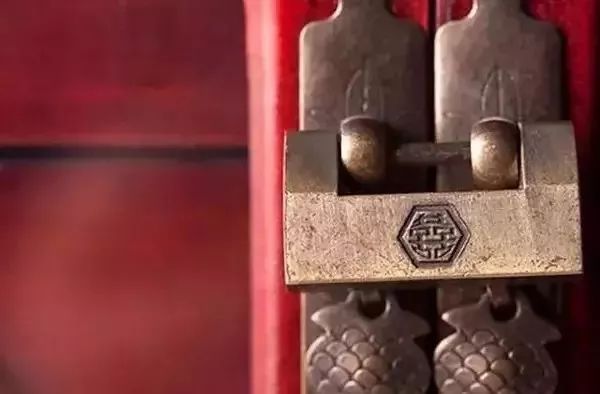 从前的锁古朴图片,庄严古朴的中国锁