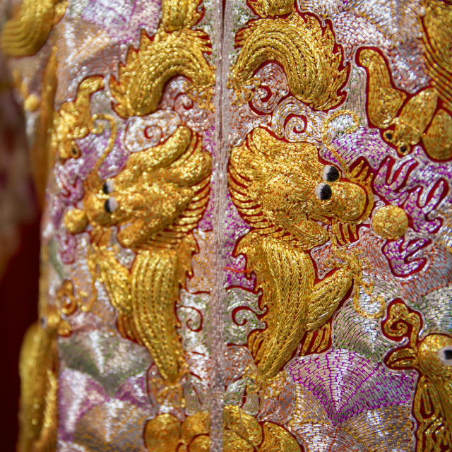 有哪些女明星婚礼穿的秀禾服,明星结婚穿的秀禾服