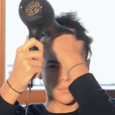 脸型长的男生适合剪什么发型,脸型偏宽怎么剪好看男图片