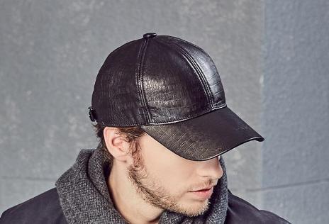 帅气戴鸭舌帽的方法,帽子脏了怎么清洗