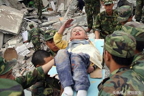 汶川地震最牛校长演练视频,汶川大地震最牛校长感动中国