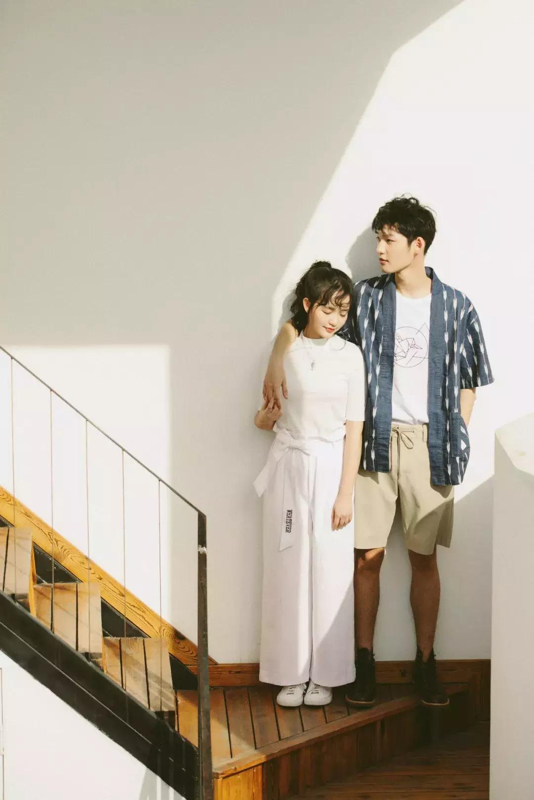 宽松t恤配阔腿裤慵懒,想要腿变长