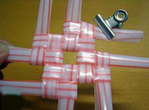 把平时用过的吸管收集起来，还可以有这样的用处