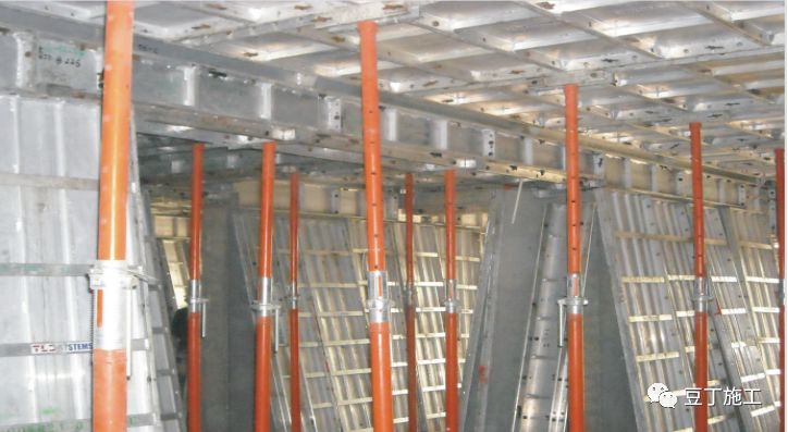 铝合金建筑模板施工工艺详解,铝合金模板框架柱施工工艺动画