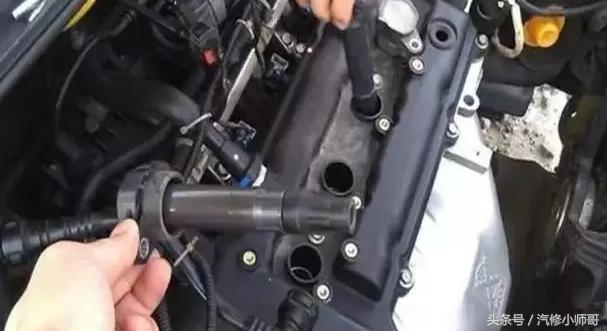 正确更换火花塞视频教程,简述检查调整与更换火花塞的步骤