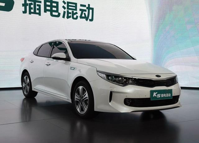 江铃E400和起亚K5PHEV，哪款更好？