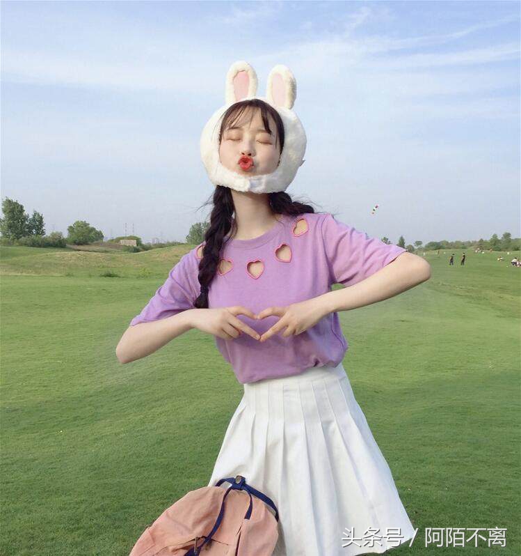 我申请了一个小号，我女友的闺蜜主动加我聊天，结果……