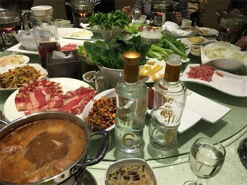 喝完酒做的那些错事，糊涂事喝酒可以成事也可以误事