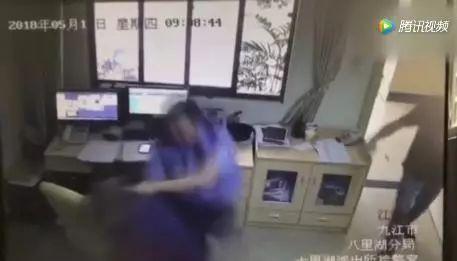 警方谈男子被指猥亵多人,警方回应男子当众猥亵女子