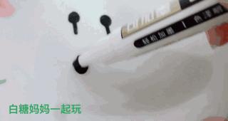 神笔白糖：我在盘子里画了只蝌蚪，加了点水，它就活过来游走了！