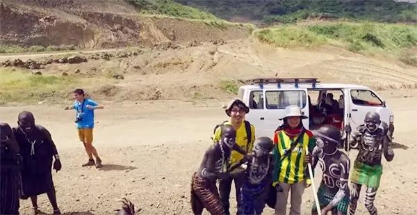 这对夫妇朋友圈消失400天，跨越48国，随后发出的照片惊艳BBC