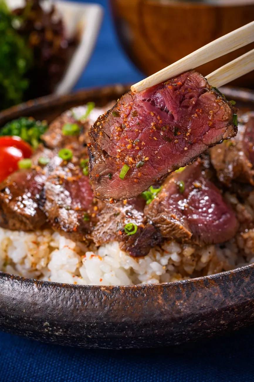 别再长胖了，否则你连这家店的门都挤不进去！