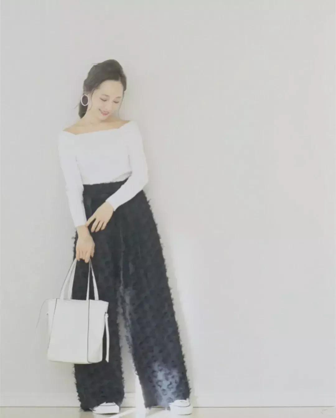 今年最火的包包四季,今年夏天流行什么包包